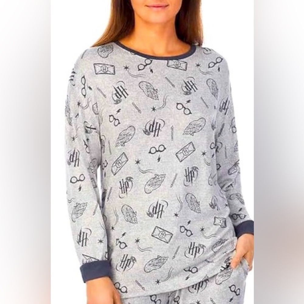 Harry Potter women’s nightshirt.  Size large .  Super soft and cozy.
